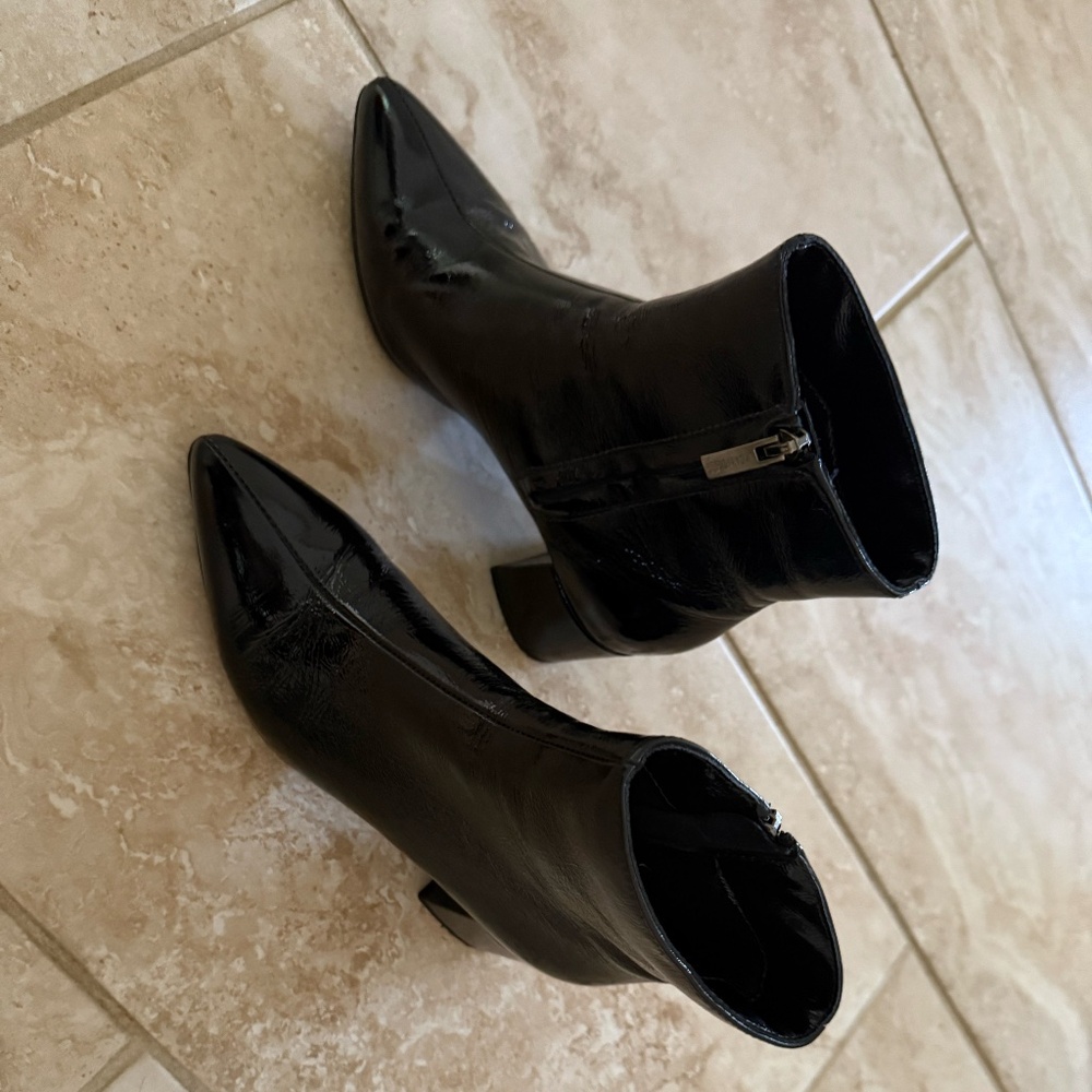 Make Offer:) La Canadienne, Black Patent Booties, Sz 7, Waterproof